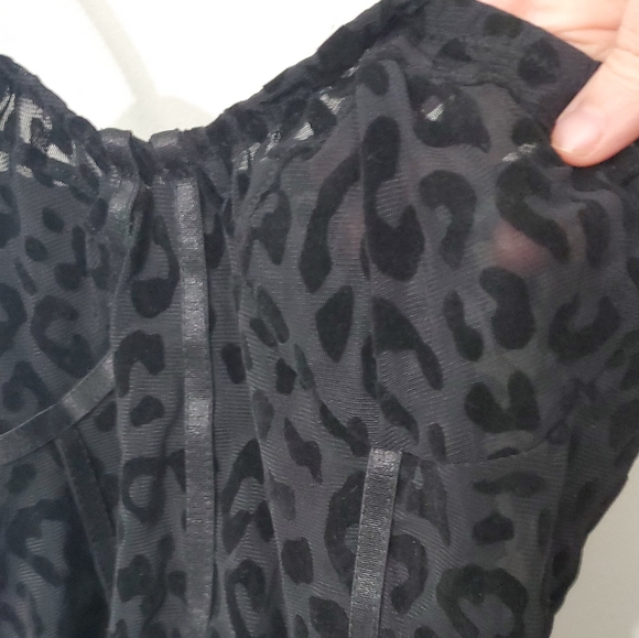 Black Sheer Velvet Leopard Print Bodysuit - Picture 4 of 5